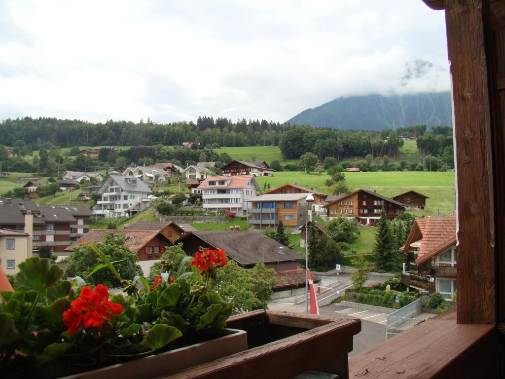 Guest House Bellerive Faulensee Exterior foto